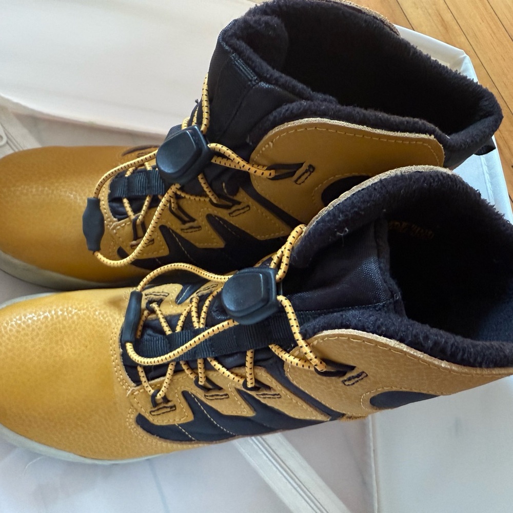 Merrell Kids' Black and Yellow snow Boots